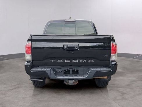Used 2020 Toyota Tacoma TRD Off-Road w/ Technology Package AWD/4WD image 5