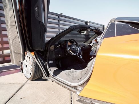 Used 2024 McLaren 750S Spider image 35