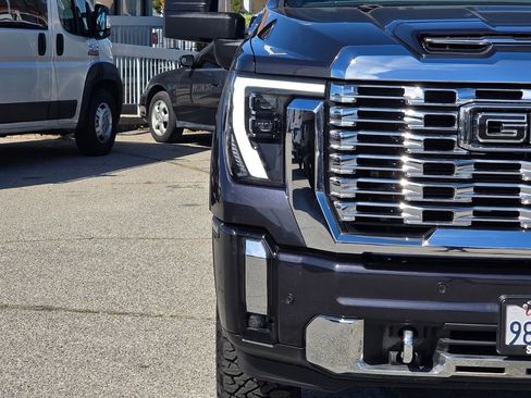 Used 2024 GMC Sierra 2500 Denali w/ Denali Reserve Package image 3