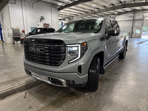 Used 2026 GMC Sierra 1500 Denali Ultimate AWD/4WD image 6