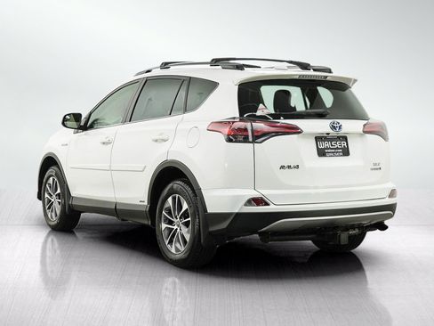 Used 2018 Toyota RAV4 XLE AWD/4WD image 3