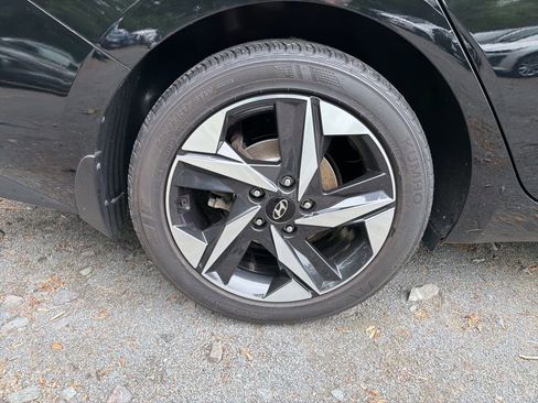 Certified 2023 Hyundai Elantra SEL w/ Convenience Package FWD image 7