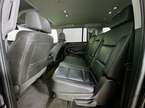Used 2018 Chevrolet Suburban LT image 29