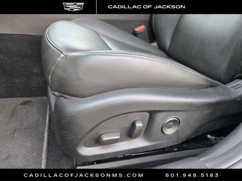 Certified 2025 Cadillac CT4 Luxury w/ Sun And Sound Package RWD image 9