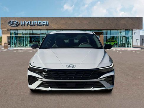New 2026 Hyundai Elantra SEL Sport FWD image 12