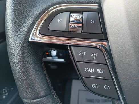 Used 2022 Lincoln Nautilus AWD image 4