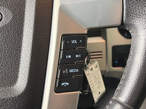 Used 2014 Ford F150 Platinum image 18