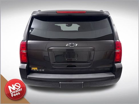 Used 2017 Chevrolet Tahoe LT w/ Luxury Package RWD image 5