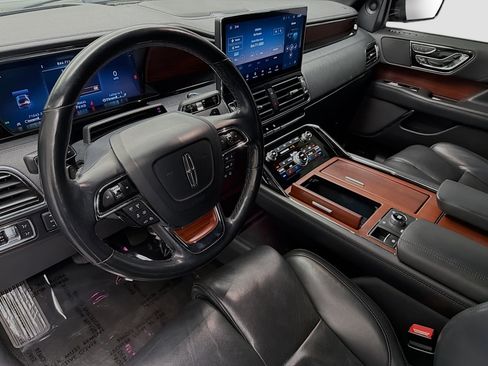 Used 2022 Lincoln Navigator Reserve AWD/4WD image 7