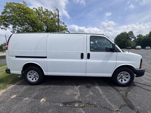Used 2013 Chevrolet Express 1500 RWD image 2