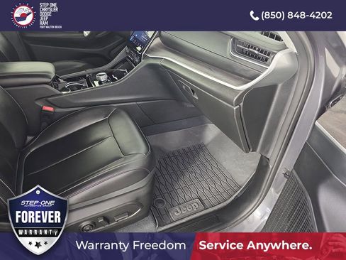 Used 2023 Jeep Grand Cherokee Limited RWD image 32