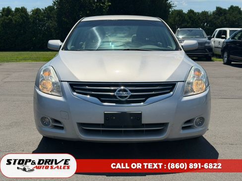 Used 2010 Nissan Altima 2.5 FWD image 2
