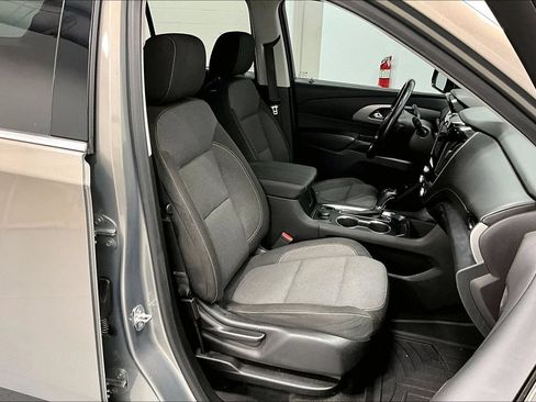 Used 2019 Chevrolet Traverse LT FWD image 9