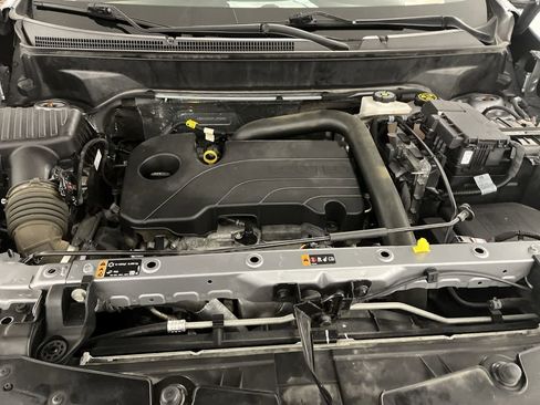 Used 2023 Chevrolet Equinox Premier image 12