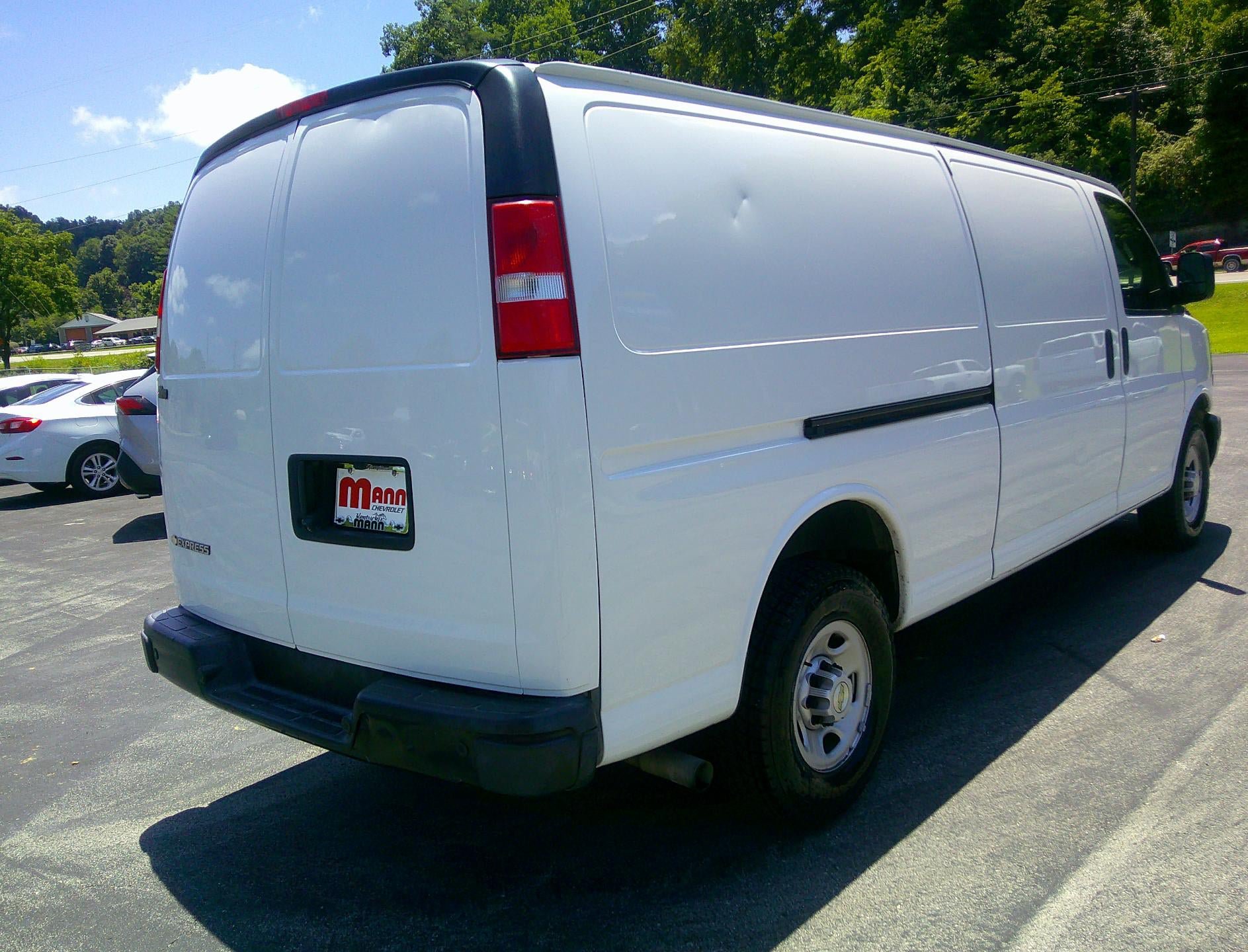Used 2020 Chevrolet Express 2500 Extended w/ Driver Convenience Package RWD image 4