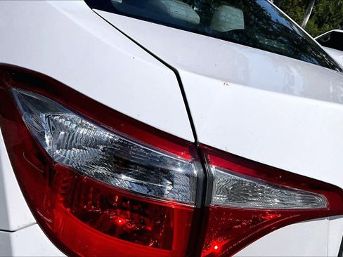 Used 2016 Toyota Corolla LE FWD image 29
