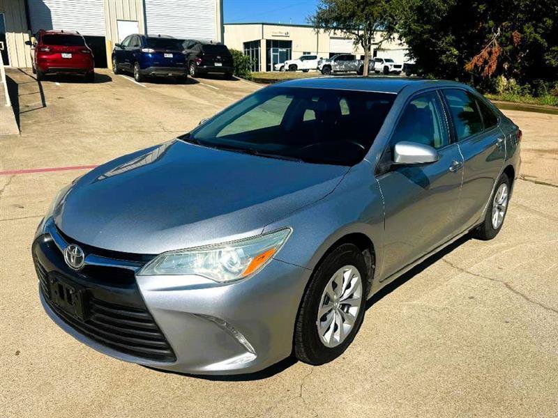 Used 2015 Toyota Camry LE FWD image 8