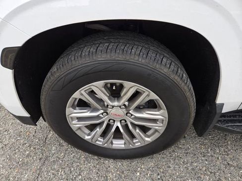 Used 2022 GMC Yukon XL SLT AWD/4WD image 4