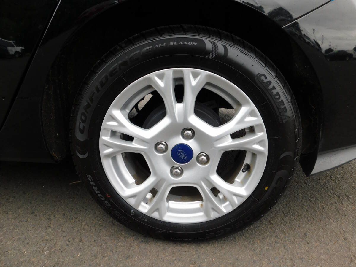 Used 2016 Ford Fiesta SE FWD image 19