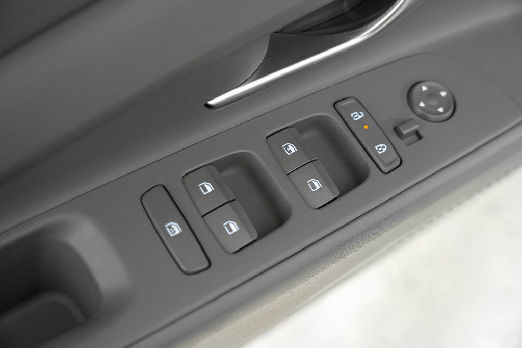 Certified 2026 Hyundai Elantra SE FWD image 35