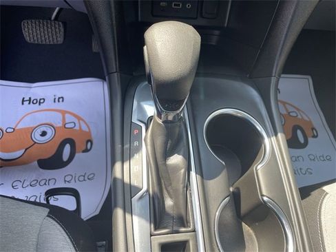 Used 2022 Chevrolet Equinox LS image 15