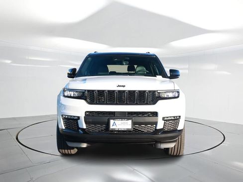 New 2025 Jeep Grand Cherokee L Limited image 4