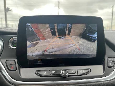 Used 2025 Chevrolet Blazer LT FWD image 19