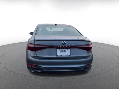 Used 2025 Volkswagen Jetta SE image 12