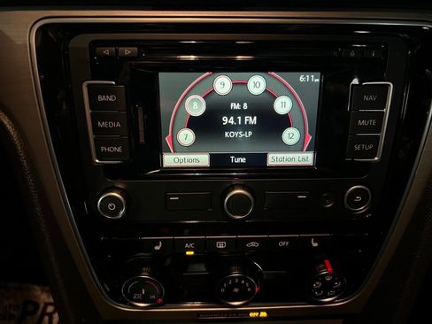 Used 2014 Volkswagen Passat TDI SE image 28