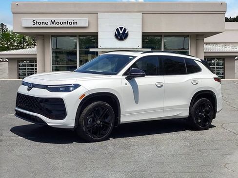 New 2026 Volkswagen Tiguan SE R-Line AWD/4WD image 1