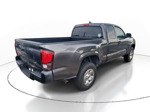 Used 2018 Toyota Tacoma SR RWD image 6