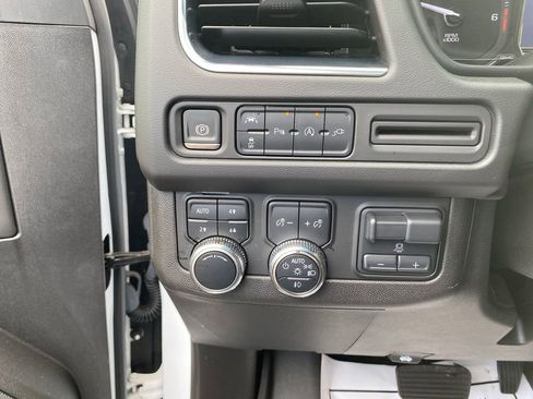 Used 2021 GMC Yukon XL SLE w/ Gmc Pro Safety Plus Package image 14