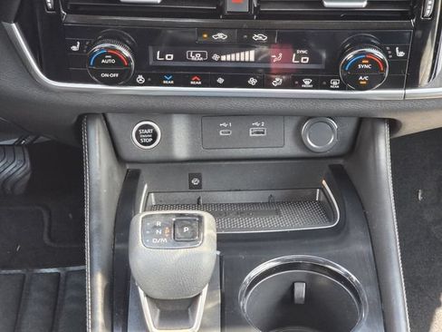 Used 2022 Nissan Rogue Platinum w/ Head-Up Display Package AWD/4WD image 15