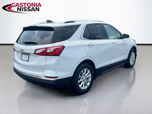 Used 2018 Chevrolet Equinox LT w/ Sun & Infotainment Package FWD image 9