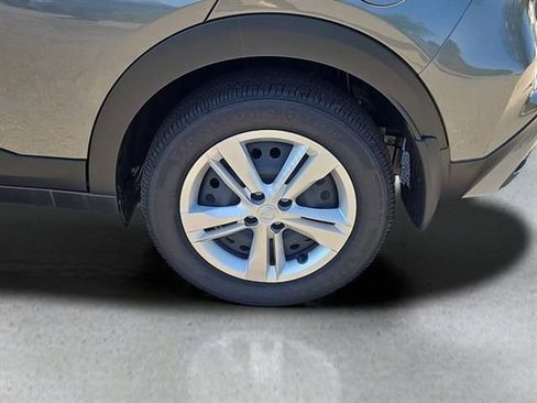 New 2025 Nissan Kicks Play S image 5