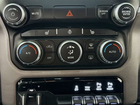 Used 2019 RAM 1500 Big Horn image 15