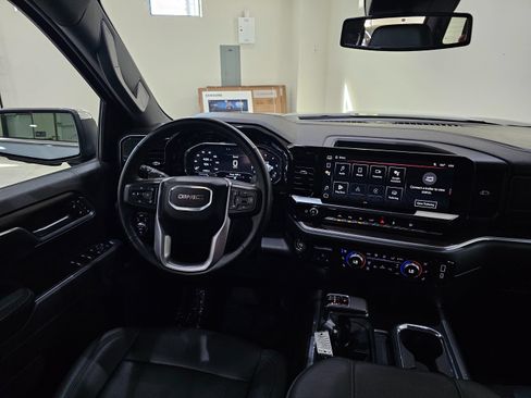 Used 2025 GMC Sierra 1500 SLT w/ SLT Premium Package AWD/4WD image 29