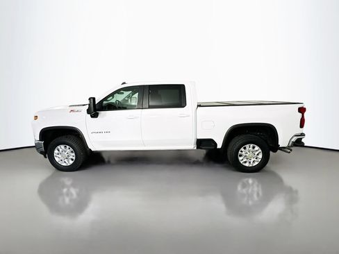 Used 2022 Chevrolet Silverado 2500 LT w/ Convenience Package AWD/4WD image 4