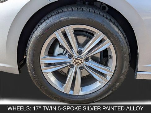 Used 2024 Volkswagen Jetta SE FWD image 11