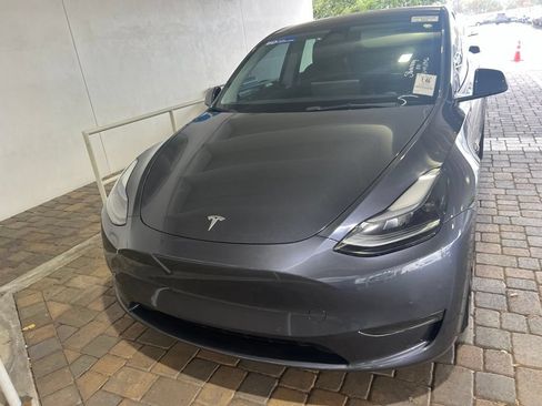 Used 2022 Tesla Model Y Performance AWD/4WD image 2
