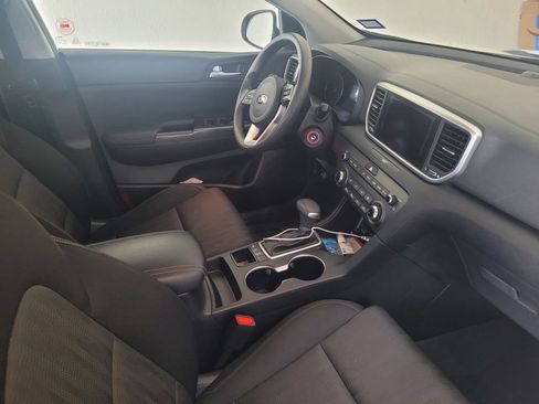 Used 2020 Kia Sportage LX AWD/4WD image 3