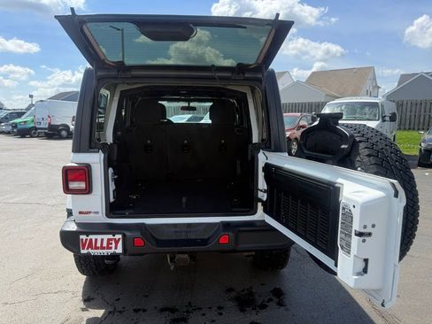 Used 2021 Jeep Wrangler Unlimited Sahara w/ Dual Top Group AWD/4WD image 43