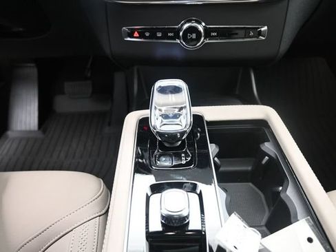 Used 2026 Volvo XC90 B6 Plus w/ Protection Package Premier AWD/4WD image 13