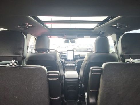 Used 2022 Ford Explorer ST w/ ST Street Pack image 2