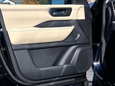 New 2026 Nissan Armada Platinum image 13