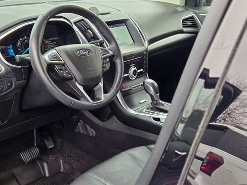 Used 2018 Ford Edge Titanium w/ Technology Package image 24