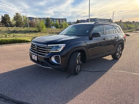 Used 2024 Volkswagen Atlas SE AWD/4WD image 11