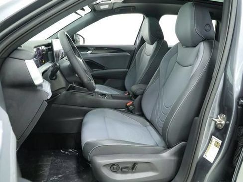 New 2026 Volkswagen Tiguan SE R-Line FWD image 30