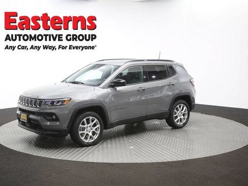 Used 2023 Jeep Compass Latitude AWD/4WD image 55