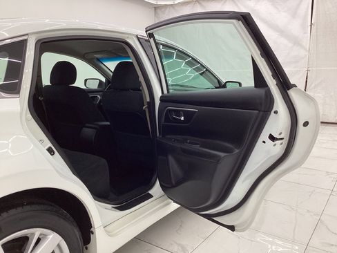 Used 2015 Nissan Altima 2.5 SV FWD image 23